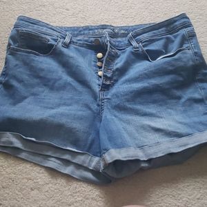 Button fly jean short